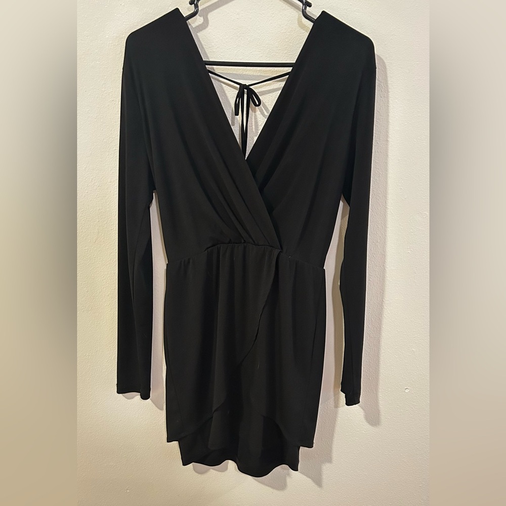 BCBGeneration Black Long Sleeve V-Neck Sheath Dress